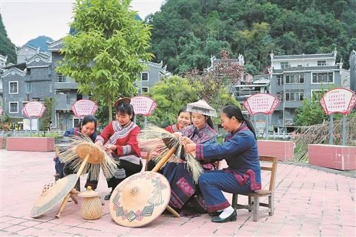 环江毛南族自治县小学最新领导概览